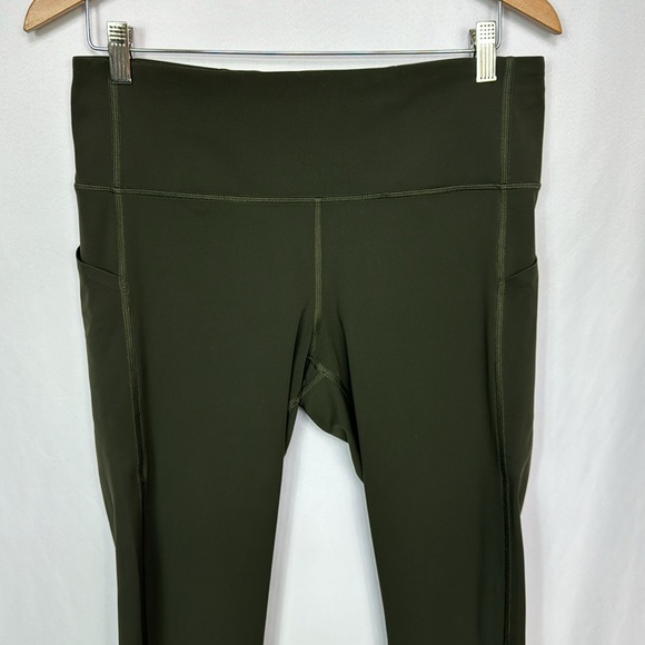 Lululemon Active Leggings Size 10‎ Olive Green Women’s Cropped - Picture 2 of 10